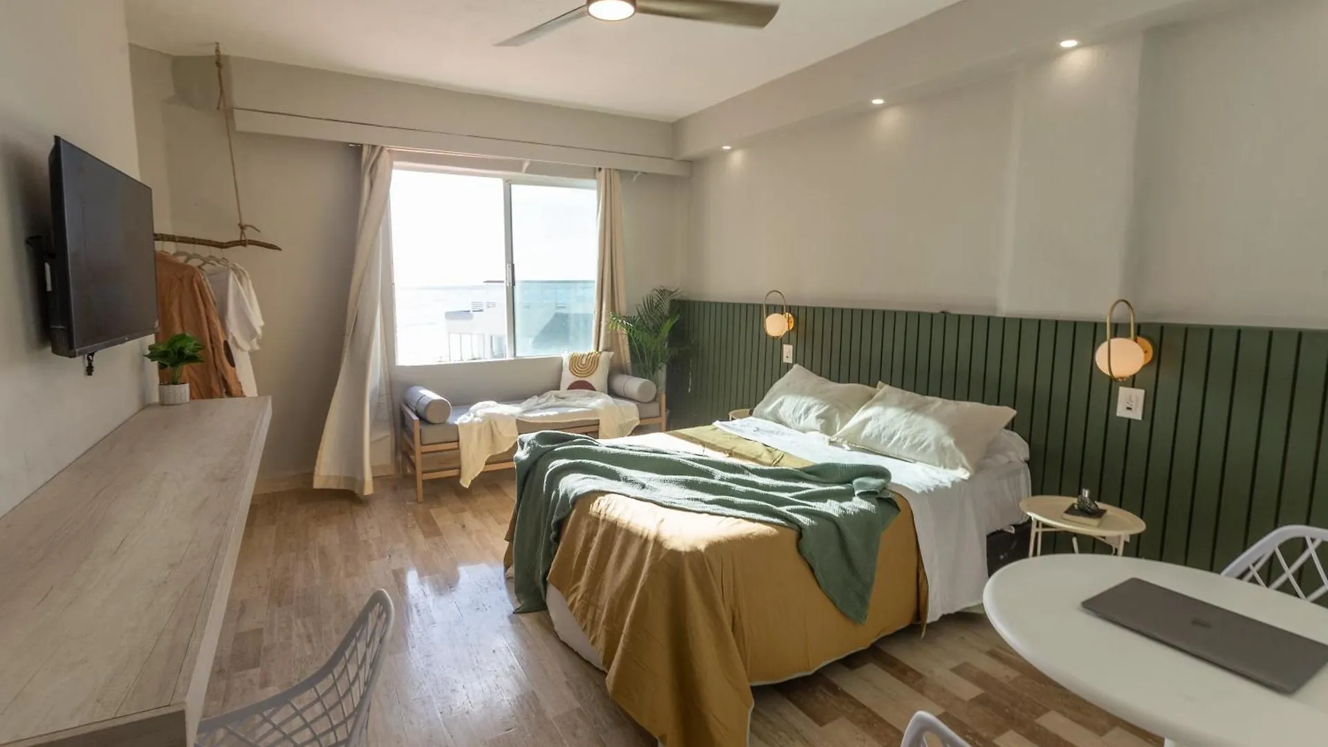Sereniacancun / Beachfront Apartment / Hotel Zone.