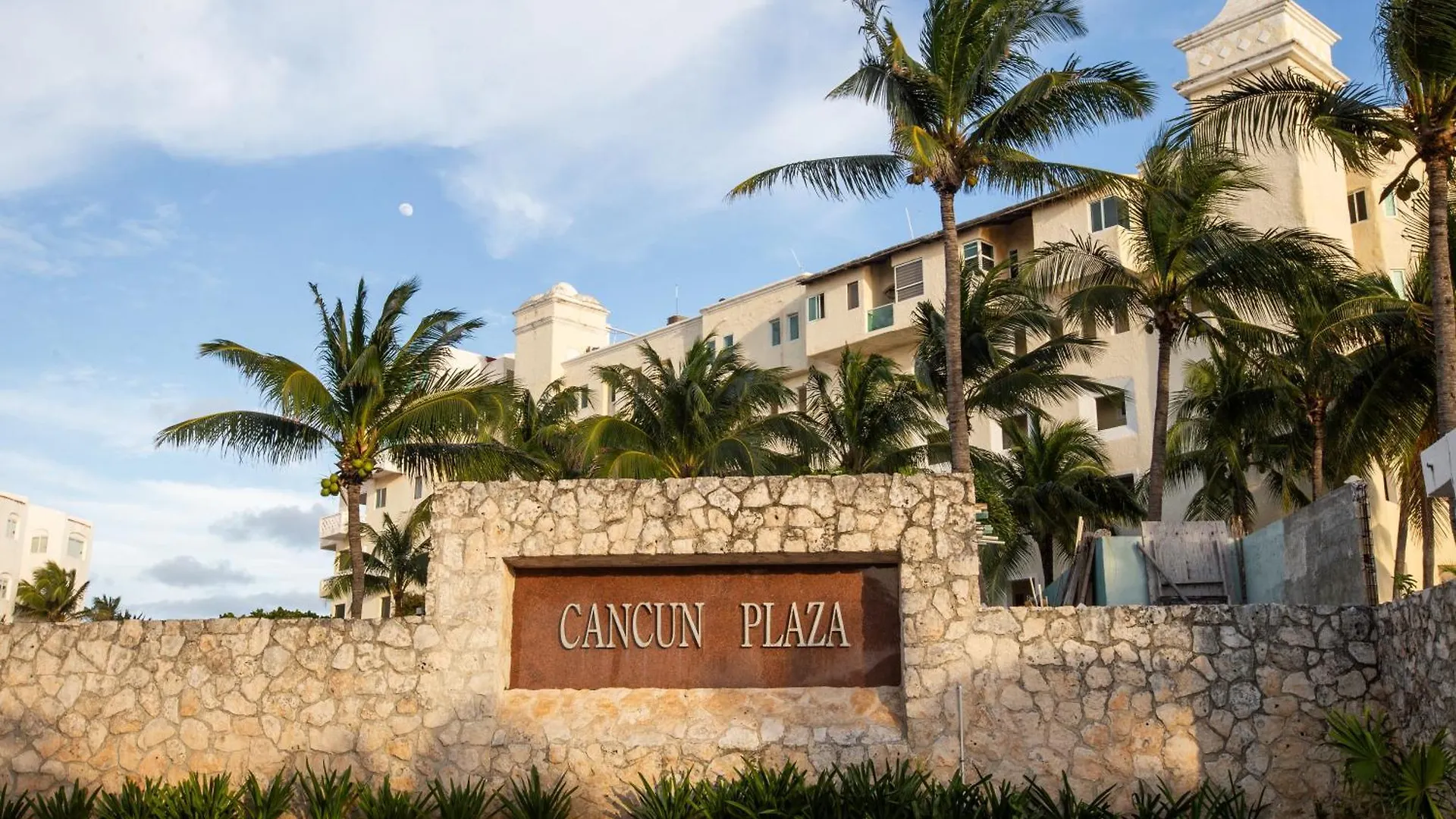 Sereniacancun / Beachfront Apartment / Hotel Zone.