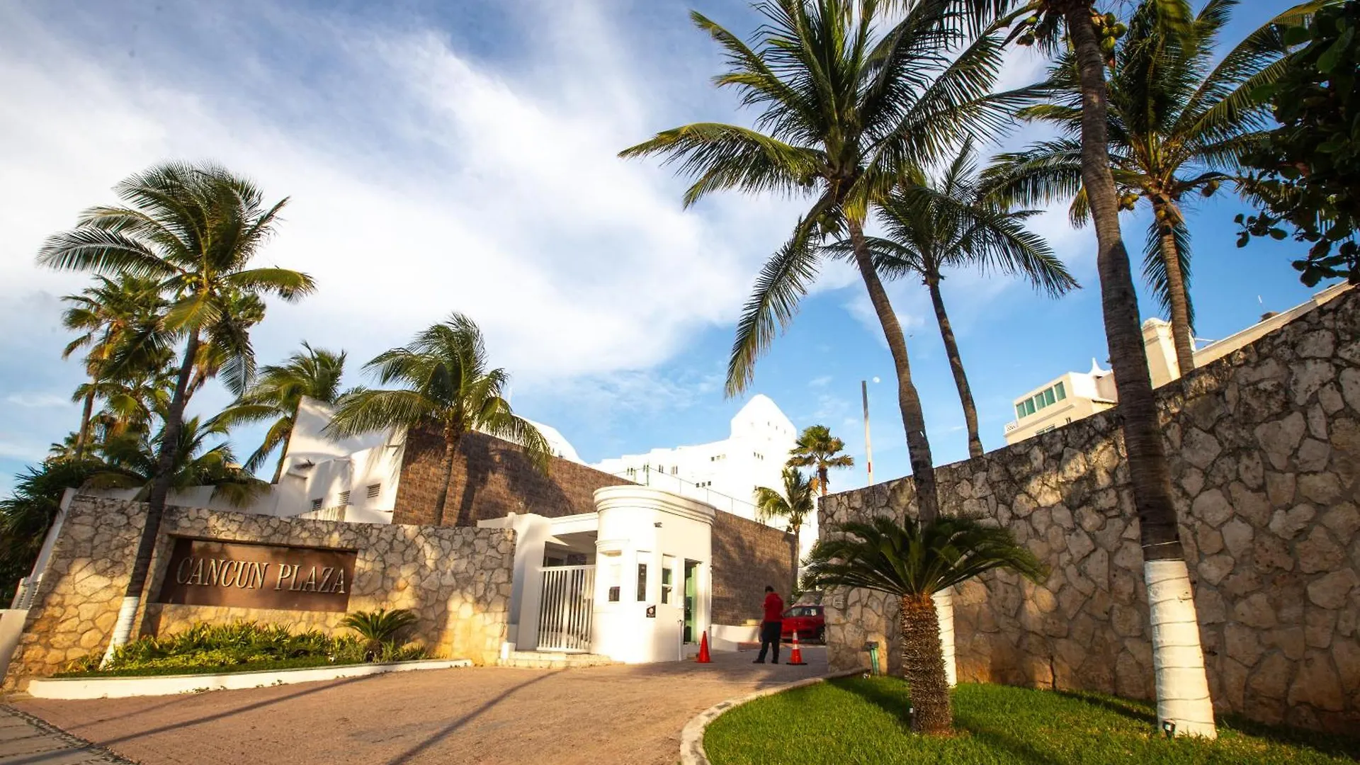 Sereniacancun / Beachfront Apartment / Hotel Zone.